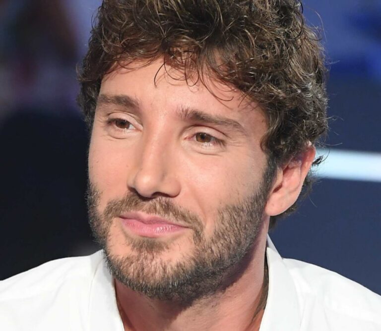 Stefano De Martino: Fidanzata Oggi, Ex Fidanzate, Figlio, Anni, Altezza ...