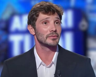 “Dovete sapere una cosa su di lui”. L’amata e storica conduttrice atterra Stefano De Martino