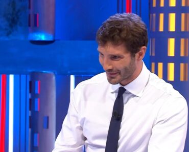 “Vergogna, ha sbagliato”. Stefano De Martino, finisce malissimo al debutto ad Affari Tuoi