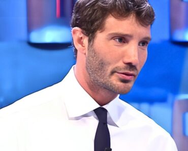 “La Rai lo ha chiamato”. Stefano De Martino, colpo di scena due giorni dopo l’avvio di Affari Tuoi