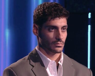 “Mi sembra la cosa giusta”. La decisione inaspettata di Javier: lacrime pronte al Grande Fratello