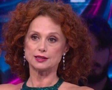 “Quella non deve vincere”. Grande Fratello, Beatrice Luzzi a gamba tesa: proprio ora che è quasi fatta