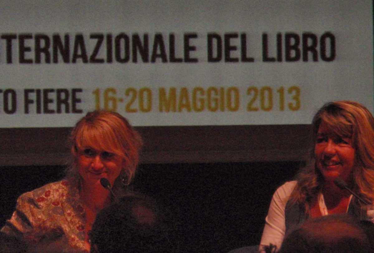 Luciana Littizzetto durante un incontro al Salone del Libro