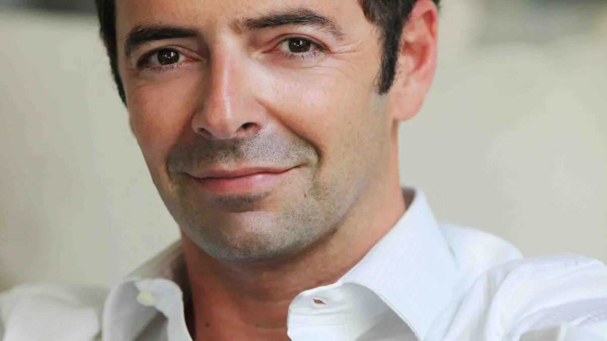 Alberto Matano in una fotografia pubblicata su Wikimedia Commons