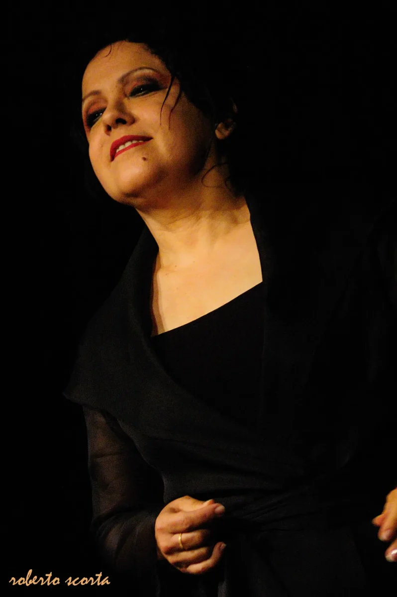 Antonella Ruggiero sul palco a Etruria Jazz