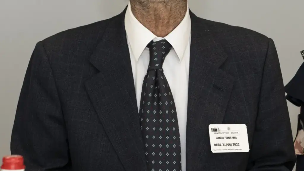 Attilio Fontana fotografato nel 2022 durante un incontro istituzionale europeo