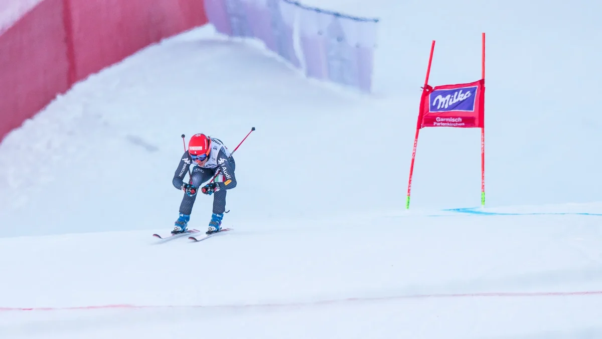 Federica Brignone sugli sci durante una gara di Coppa del Mondo a Garmisch-Partenkirchen