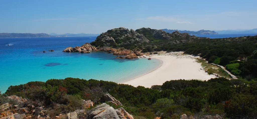 Spiaggia rosa di Budelli nell'arcipelago di La Maddalena