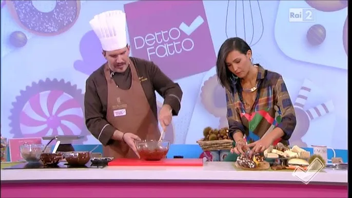 Caterina Balivo con Mirco Della Vecchia durante Detto Fatto