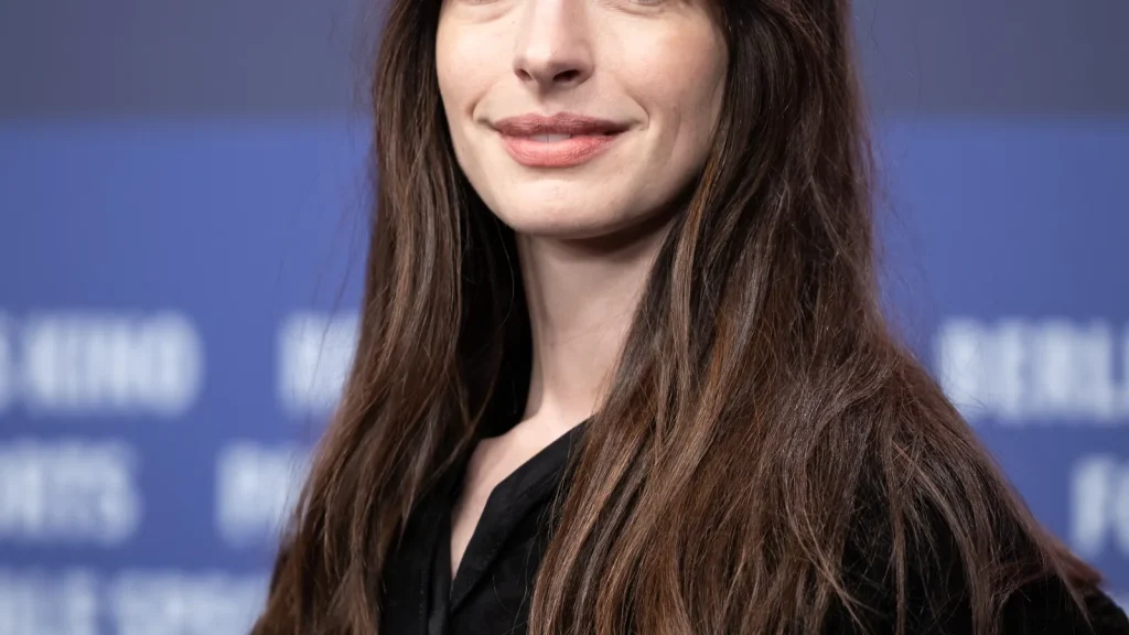 Anne Hathaway riporta Prada a casa: il sequel ora è in streaming
