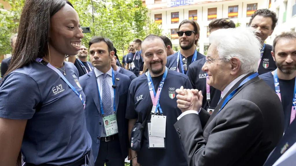 Paola Egonu incontra Sergio Mattarella al Villaggio Olimpico di Parigi