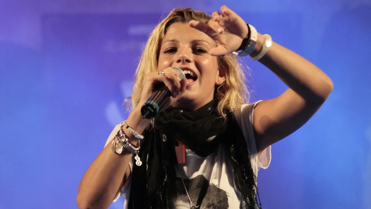 Emma Marrone canta dal vivo sul palco