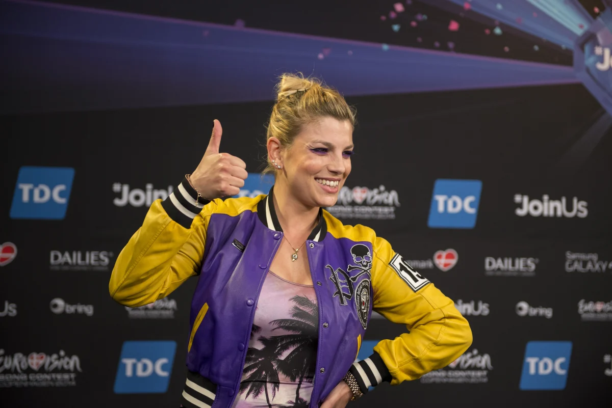 Emma Marrone durante un incontro con il pubblico