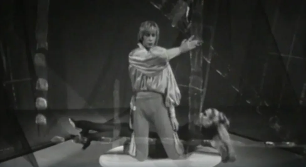 Enzo Paolo Turchi e Raffaella Carrà a Canzonissima nel 1971