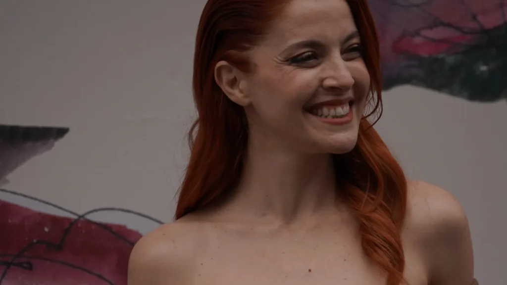 Noemi sorridente alla sfilata di Antonio Marras nel 2026