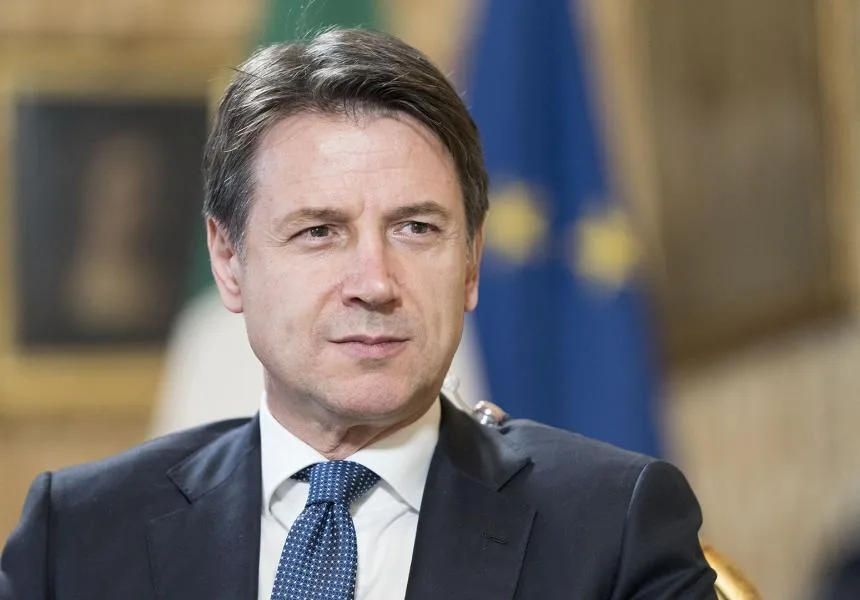 Giuseppe Conte in primo piano durante un impegno istituzionale