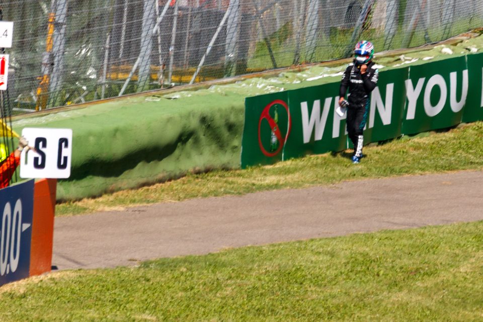Kimi Antonelli nel box Mercedes a Imola