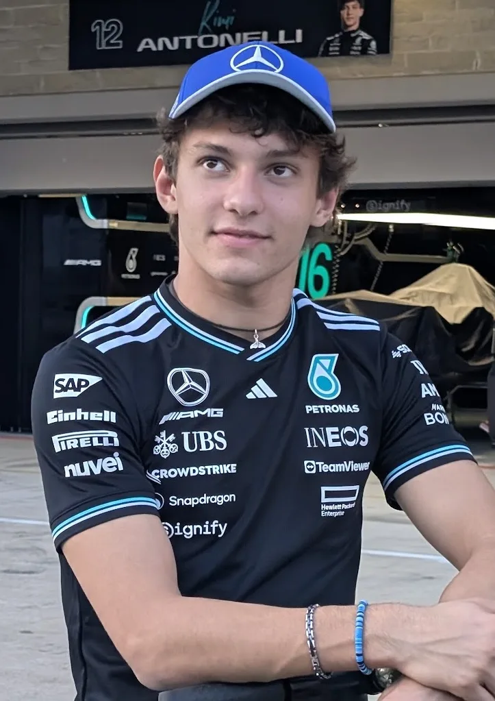 Kimi Antonelli nel paddock Mercedes al Gran Premio degli Stati Uniti 2025