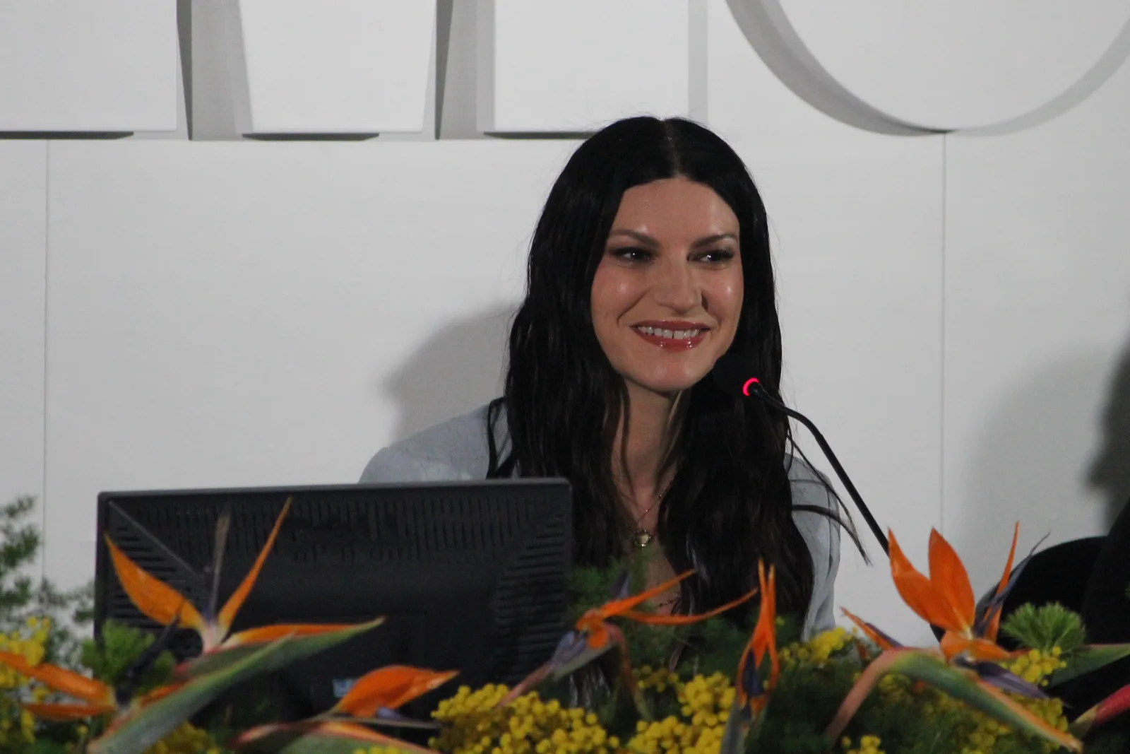 Laura Pausini in conferenza stampa a Sanremo 2026