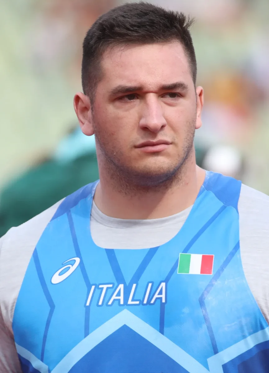 Leonardo Fabbri in maglia Italia durante una competizione europea