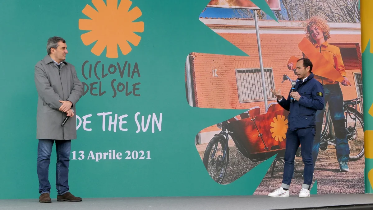 Mario Calabresi e Davide Cassani all'inaugurazione della Ciclovia del Sole