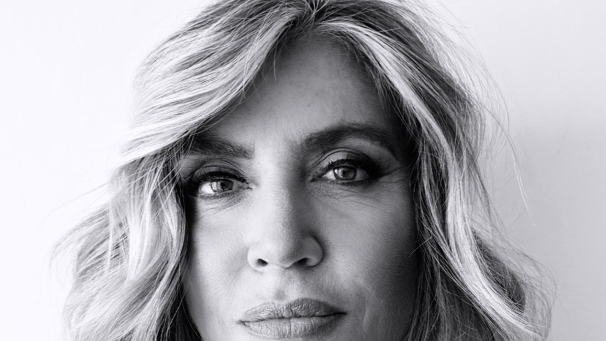 Myrta Merlino in un ritratto in bianco e nero