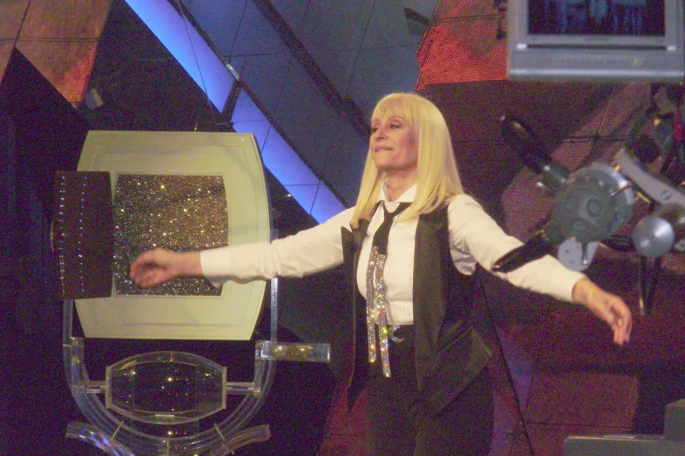 Raffaella Carrà nel 2008. Foto: sara b., fonte Flickr/Wikimedia Commons, licenza CC BY SA 2.0.
