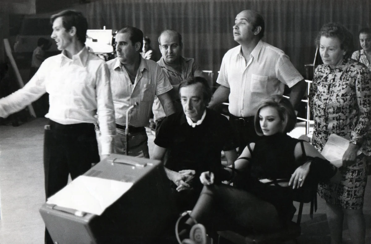Raffaella Carrà durante le registrazioni di Canzonissima nel 1972