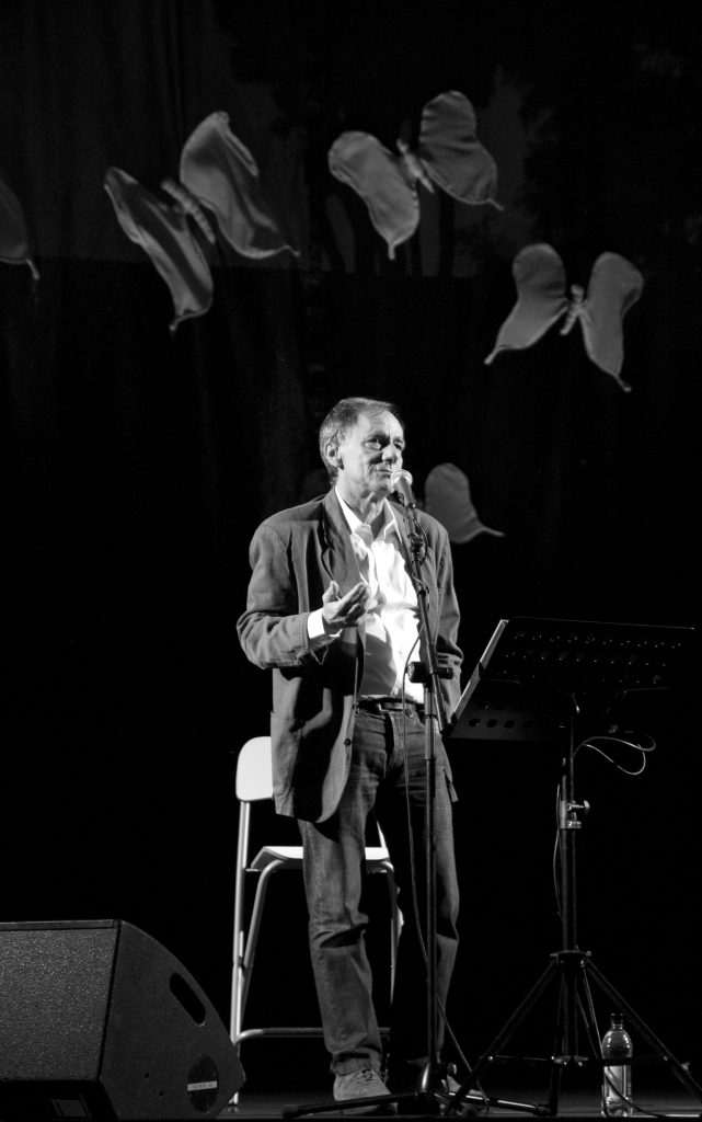 Roberto Vecchioni sul palco del Teatro Romano di Verona