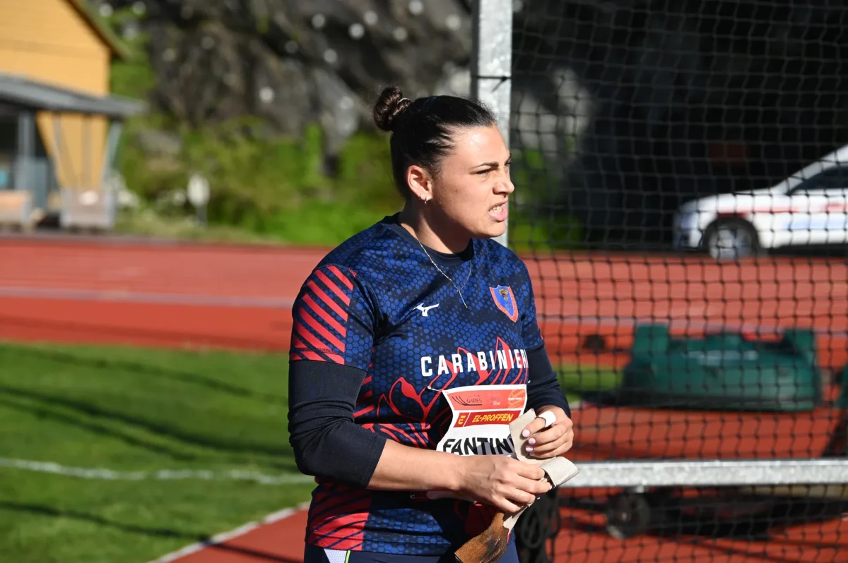 Sara Fantini accanto alla pedana del martello durante il Trond Mohn Games 2026