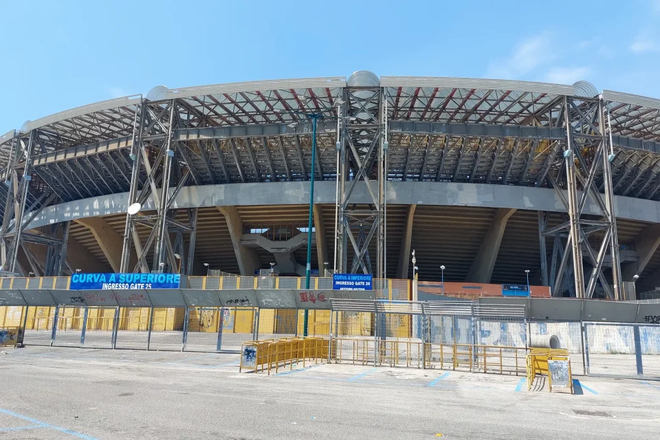 Nino D Angelo prepara il Maradona: i 70 anni diventano concerto Lo stadio Diego Armando Maradona di Napoli