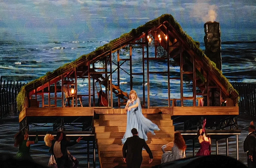 Taylor Swift sul palco dell’Eras Tour