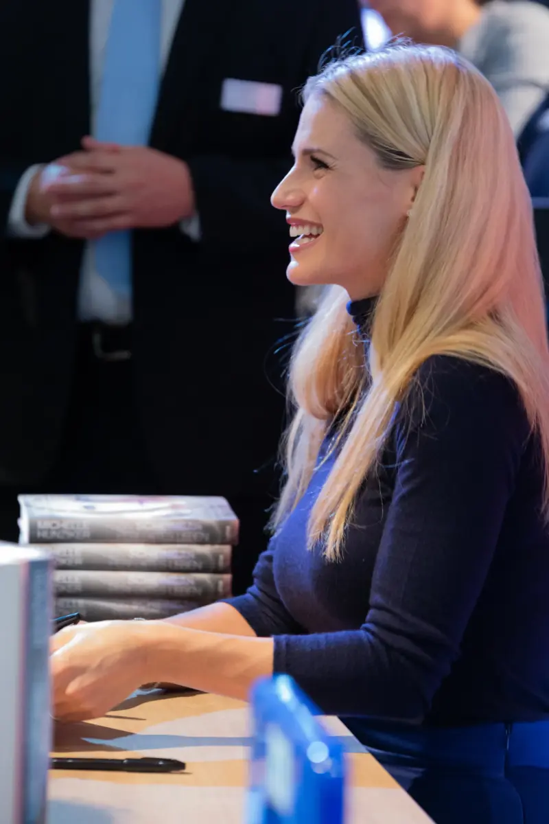 Michelle Hunziker, conduttrice di Super Karaoke