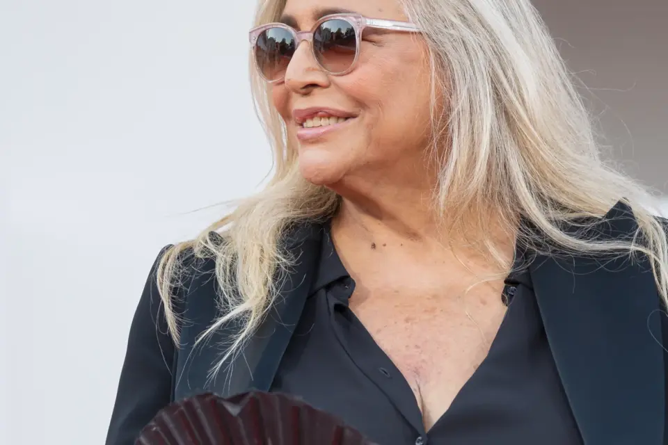 Mara Venier all’82ª Mostra Internazionale d’Arte Cinematografica di Venezia. Foto LucaFazPhoto, fonte Wikimedia Commons, licenza CC BY SA 4.0.
